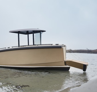 DutchCraft 25: An extremely versatile electric boat